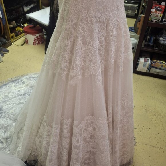 Sophia Tolli "Jupiter" Wedding Gown (Unaltered) - Picture 4 of 16